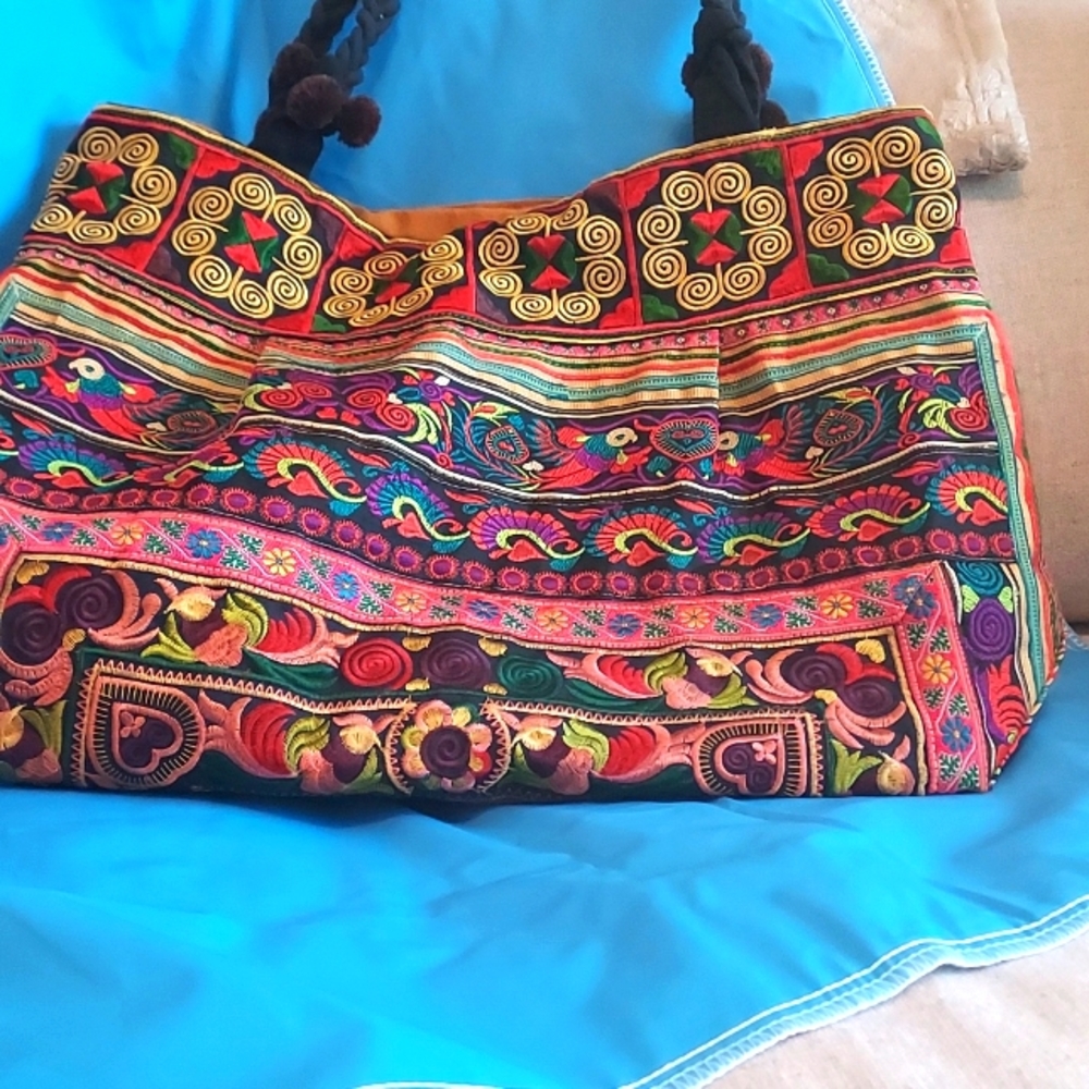 Tapestry embroidered hand bag
